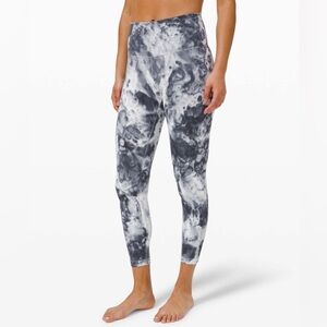 Lululemon Wunder Under High-Rise Tight 25” *Luxtreme Size 6
